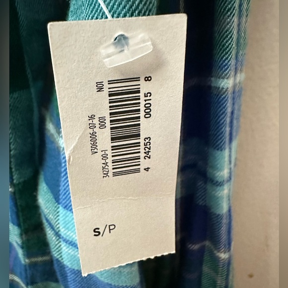 NWT Women’s Plaid Button Down Shirt - Picture 2 of 4
